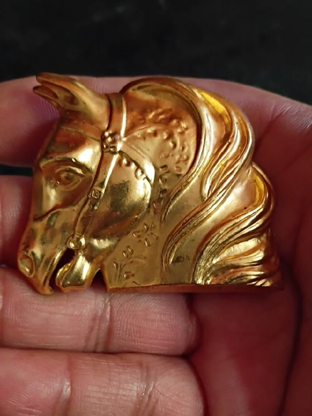 Gold-Tone Horse Head & Cameo Brooch Set - Women’s Jewelry